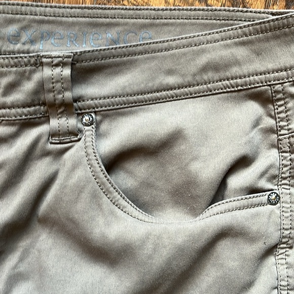 Prana men’s size 36 waist and 9 inch length shorts - Picture 3 of 11